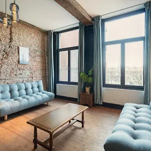 Charming Two-bedroom River Side Appartement